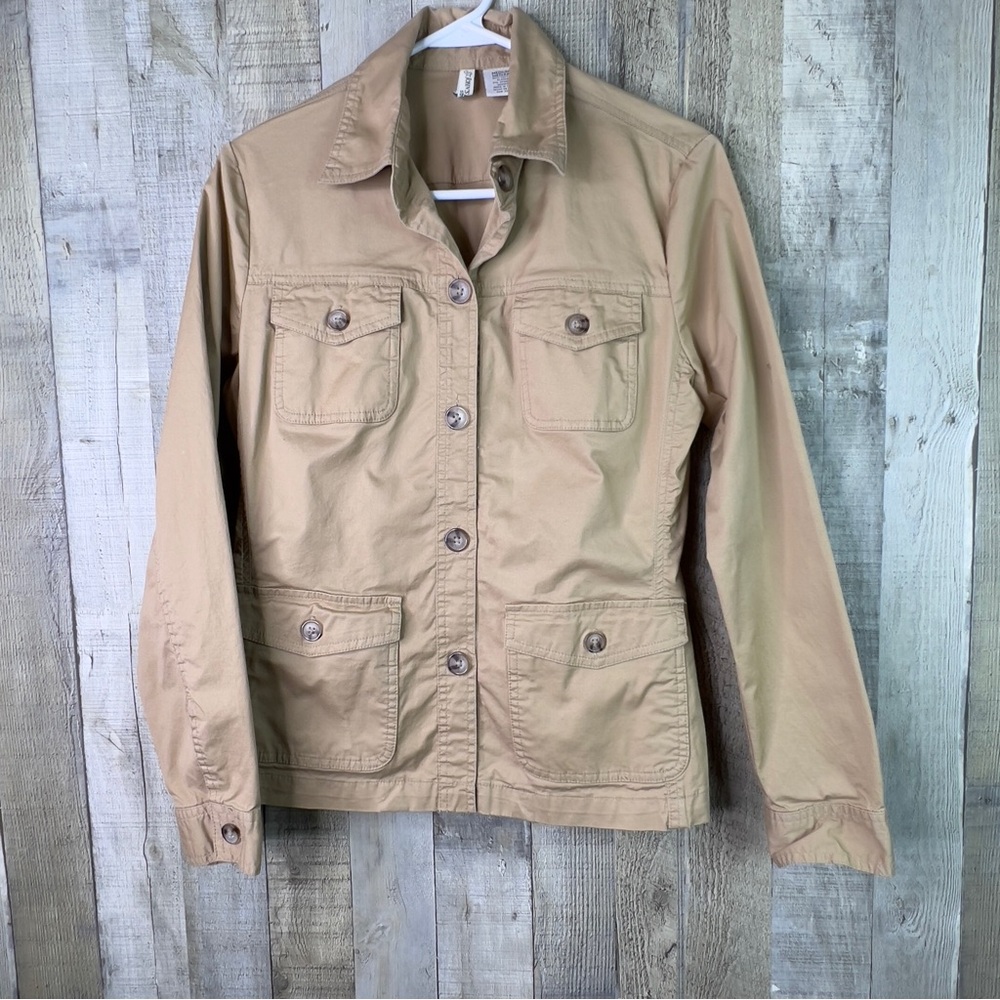 St. John’s Bay Stretch Size Medium Tan Button Front Cargo Jacket w/4 Poc…